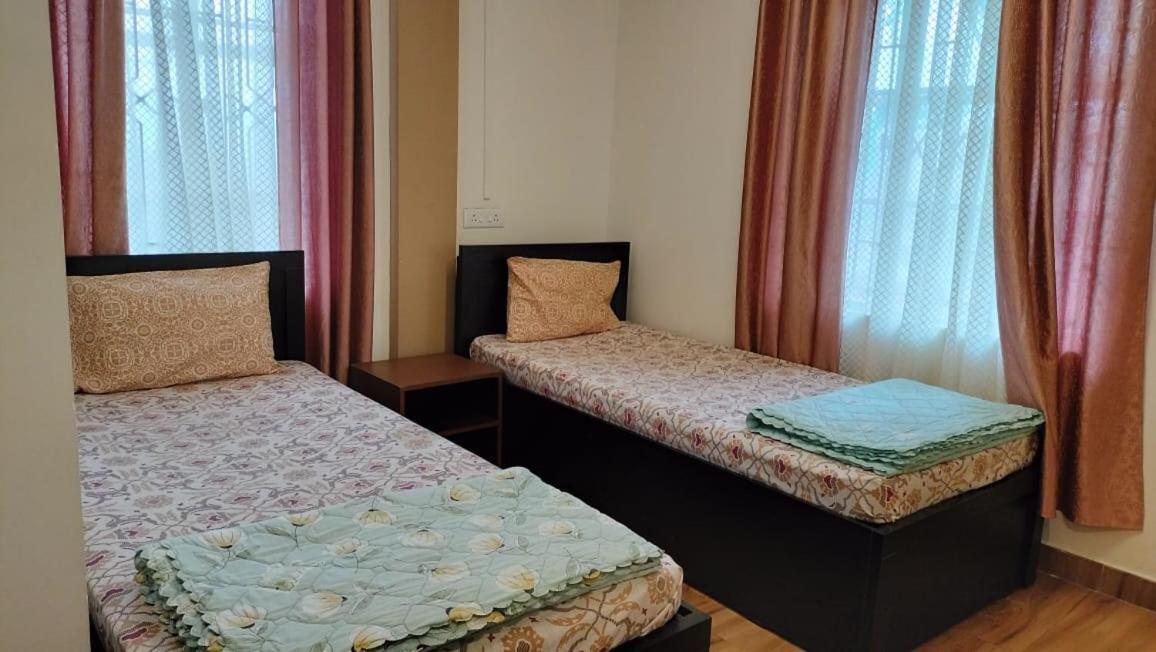 Aroma Inn Shillong Esterno foto