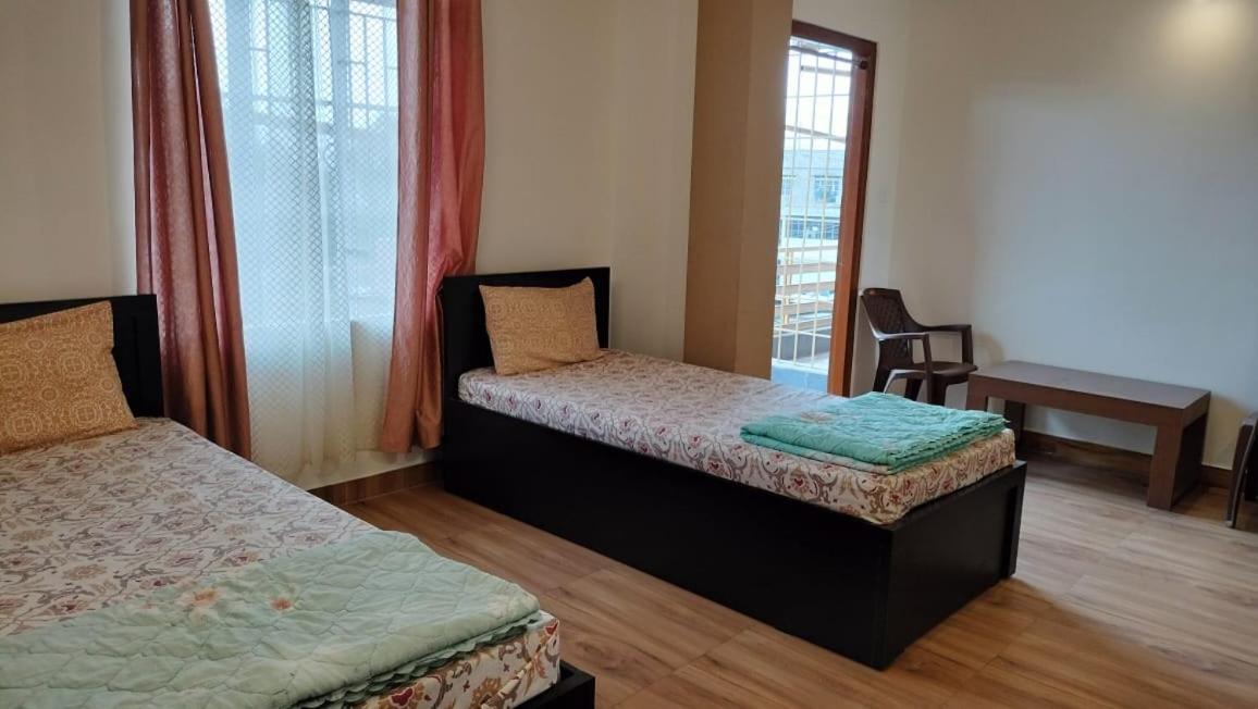 Aroma Inn Shillong Esterno foto