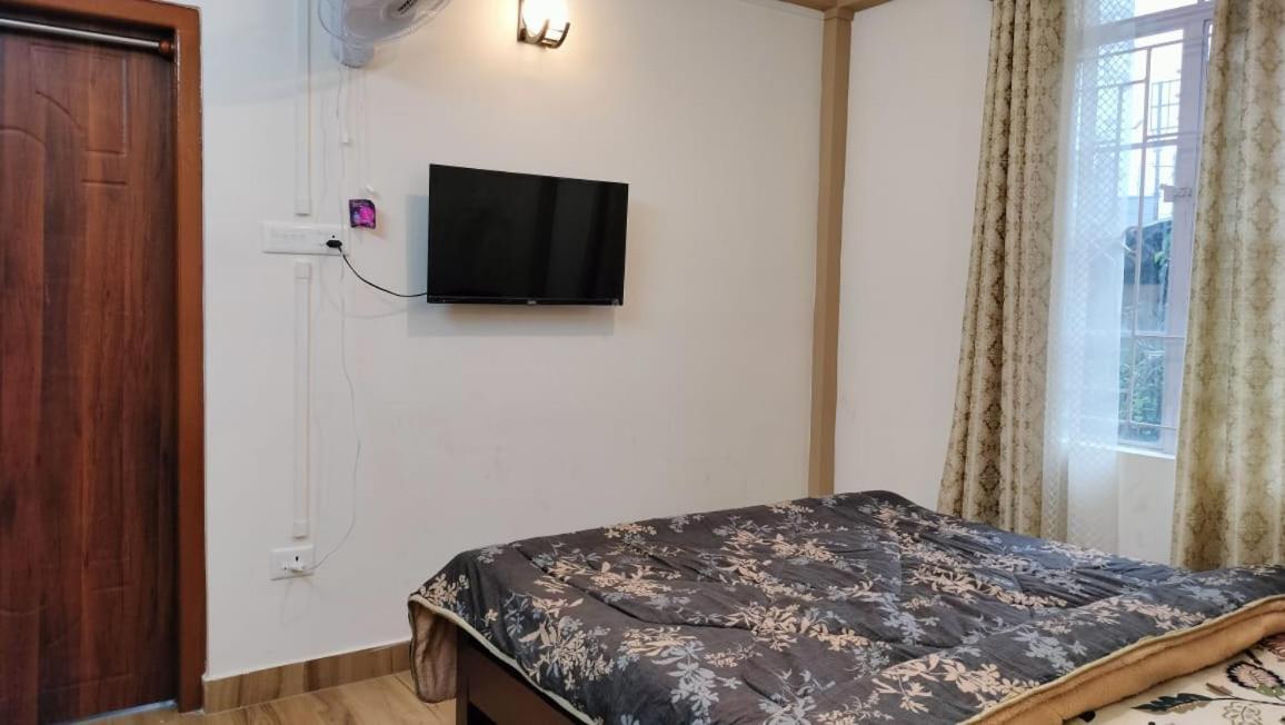 Aroma Inn Shillong Esterno foto