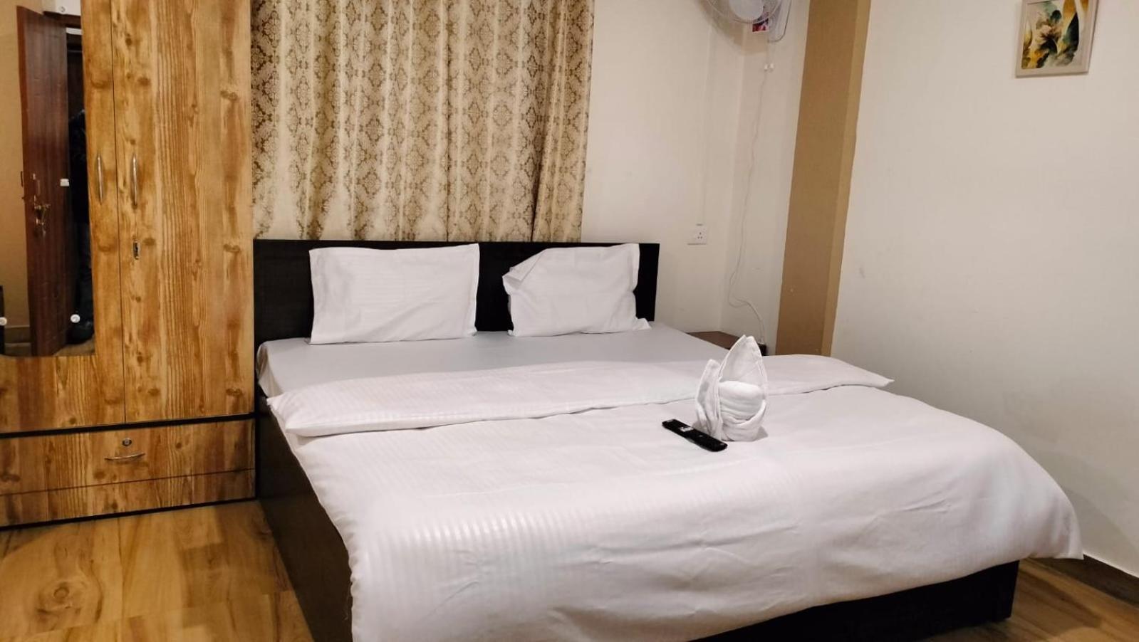 Aroma Inn Shillong Esterno foto
