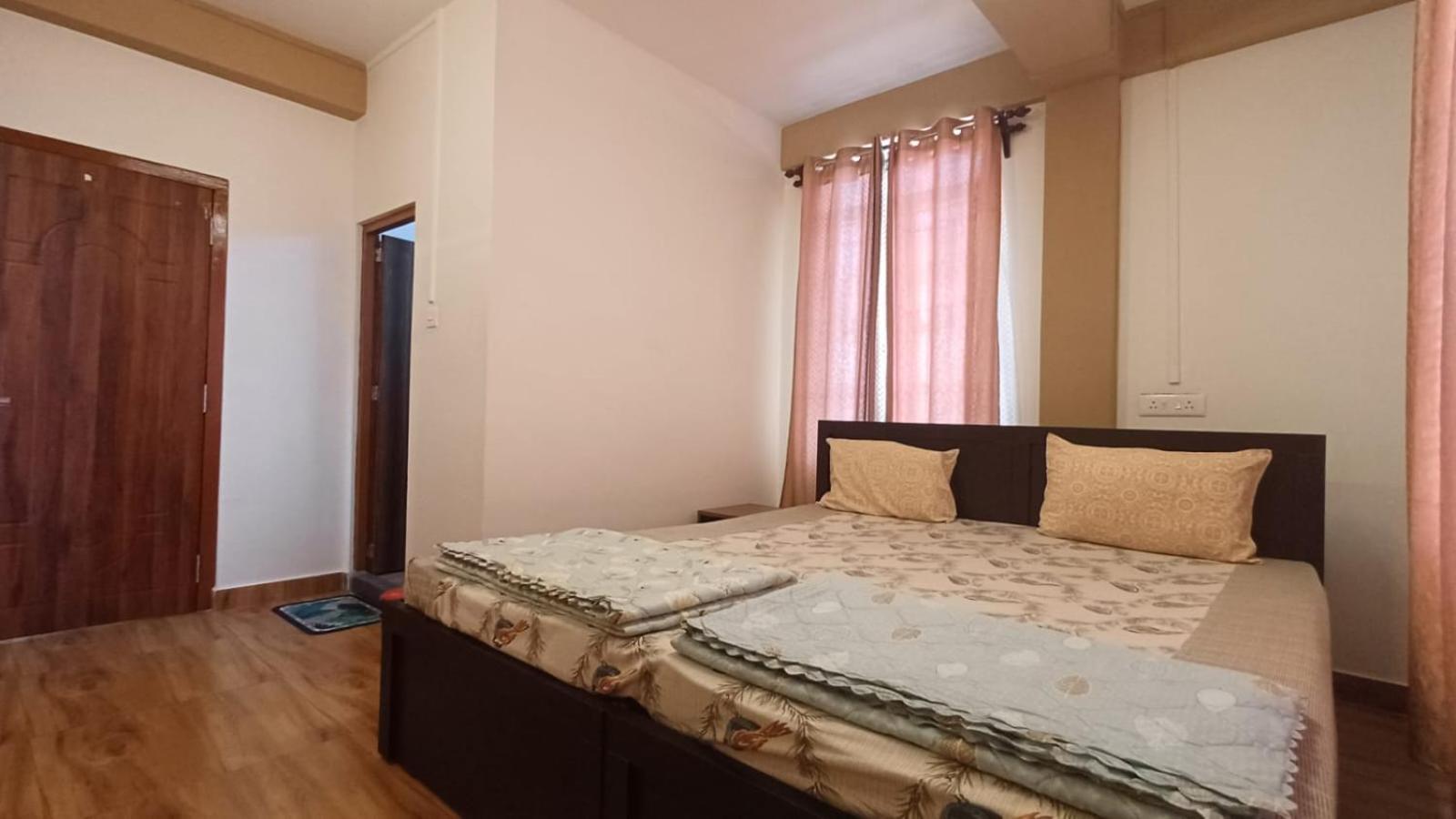 Aroma Inn Shillong Esterno foto