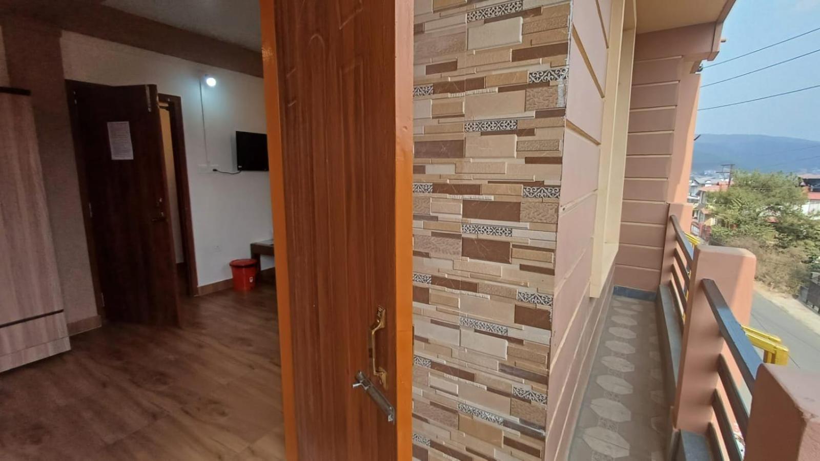 Aroma Inn Shillong Esterno foto
