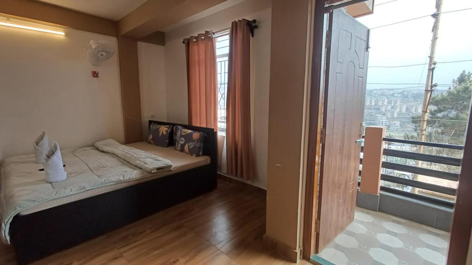 Aroma Inn Shillong Esterno foto