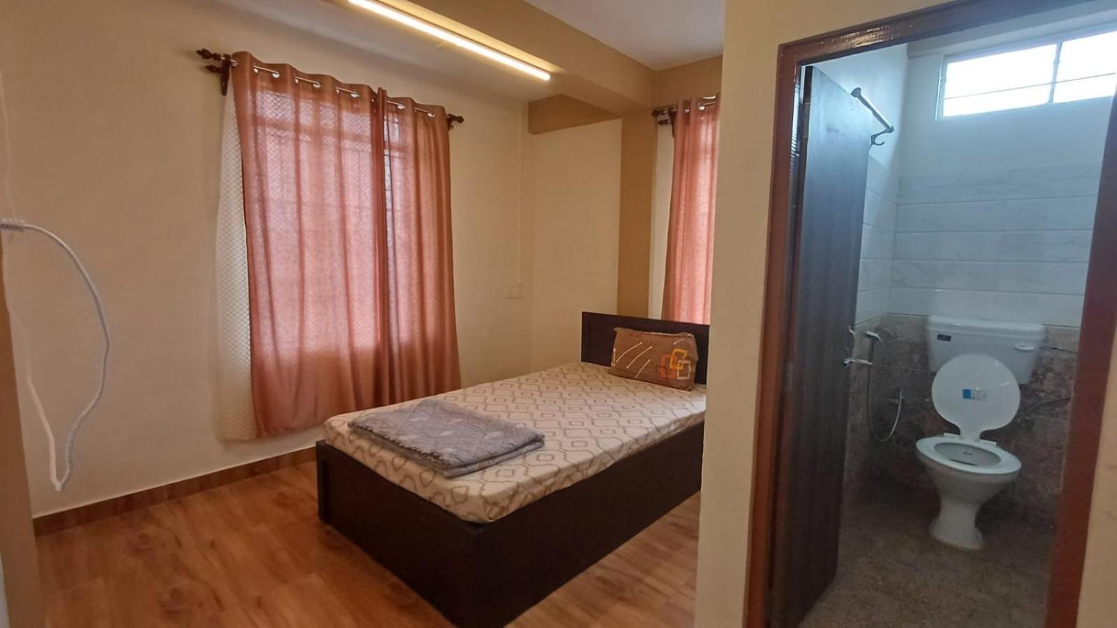 Aroma Inn Shillong Esterno foto