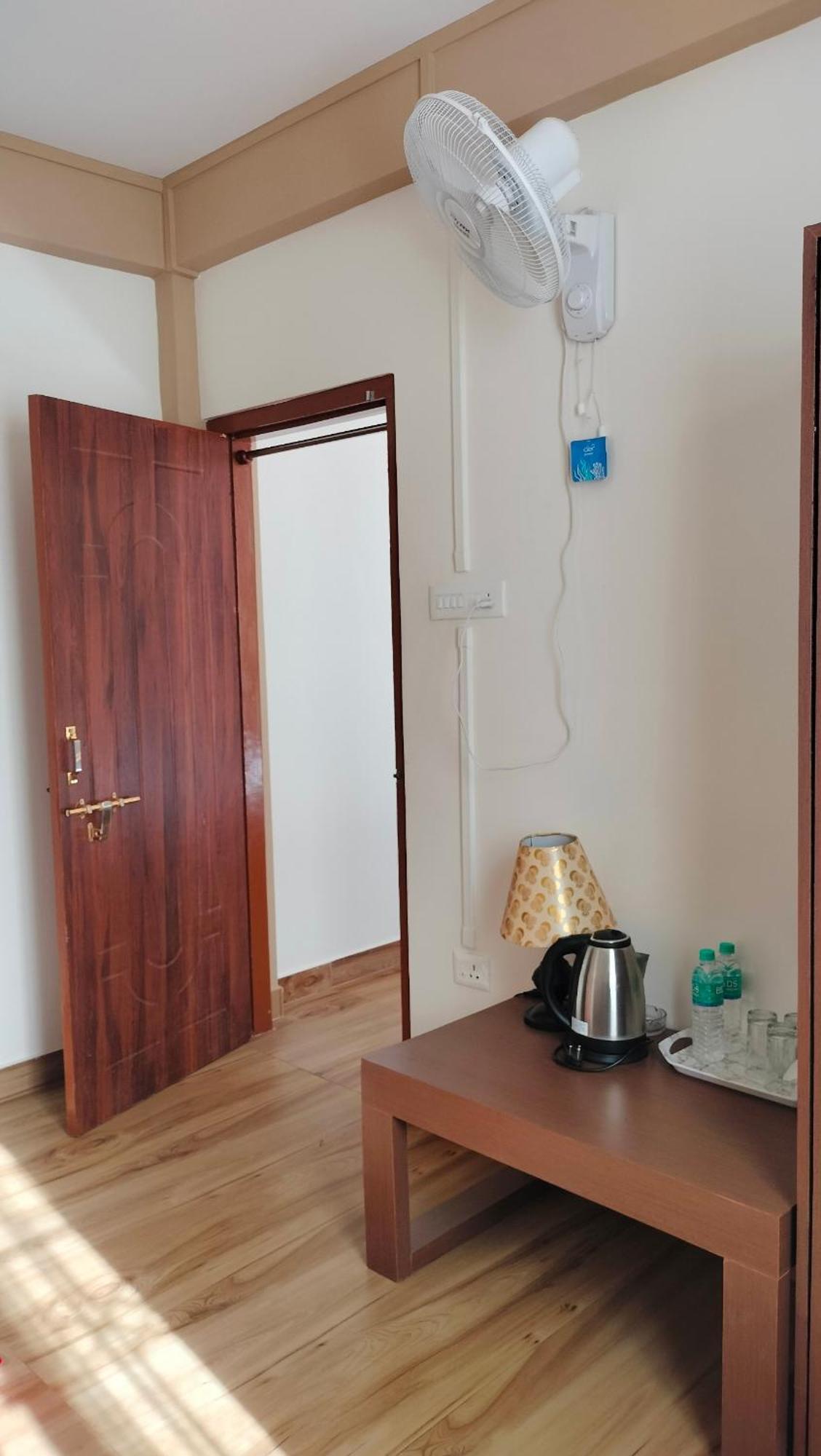 Aroma Inn Shillong Esterno foto
