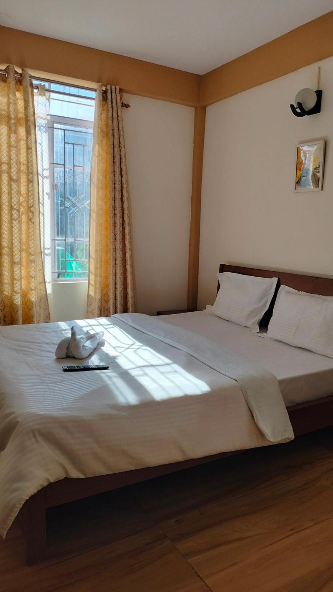 Aroma Inn Shillong Esterno foto